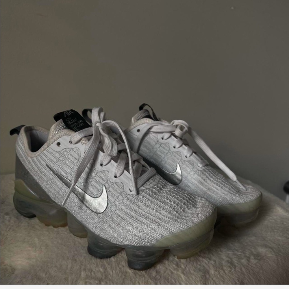 Grey nike vapormax
